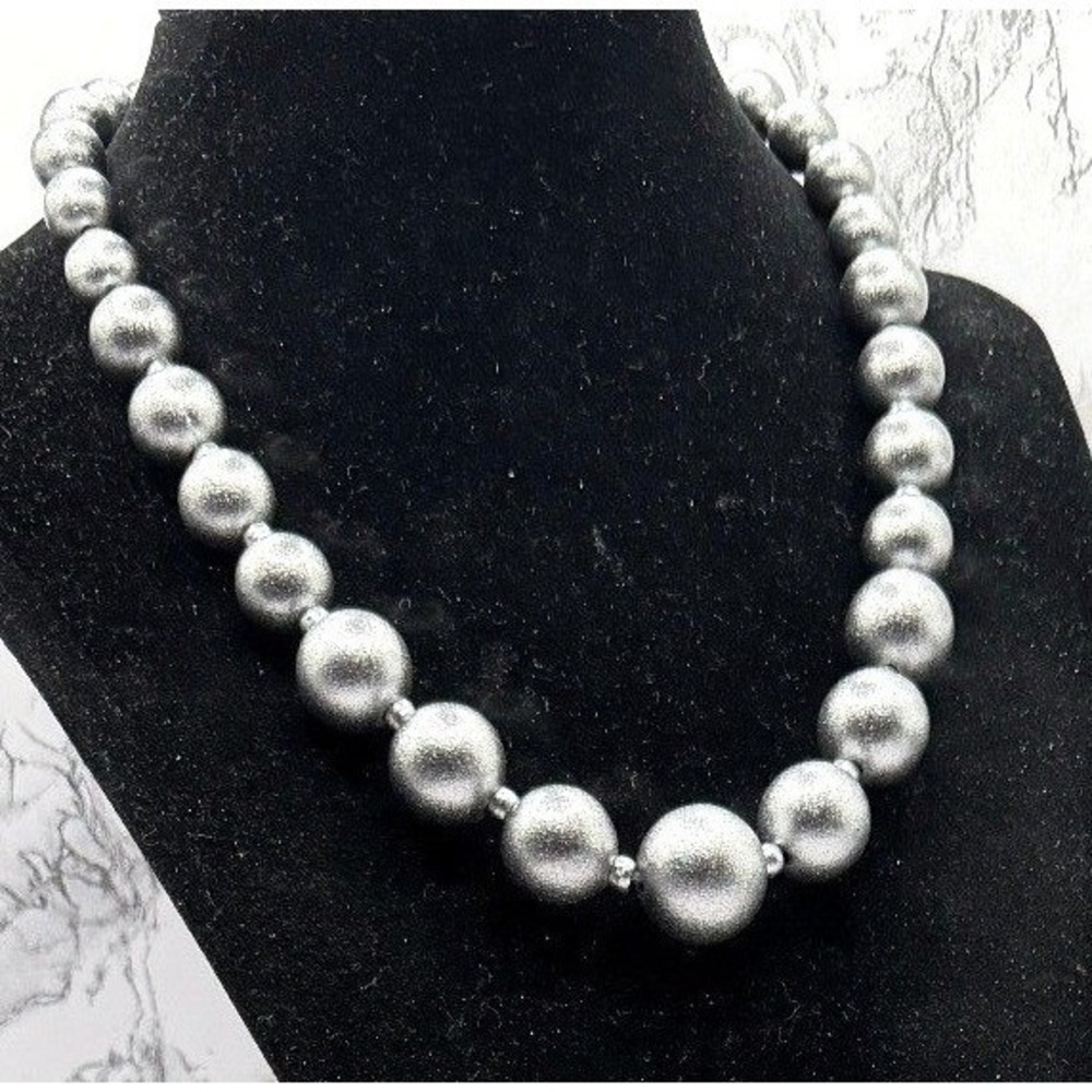 Graduated Textured Silver Gray Bead Necklace 15-17" Statement